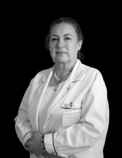 Dra. Camila Arenas.
