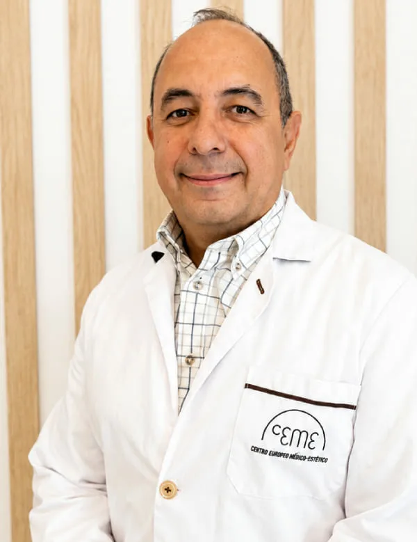 Dr. Carlos Santelli Pino. Especialista en Ginecoestética